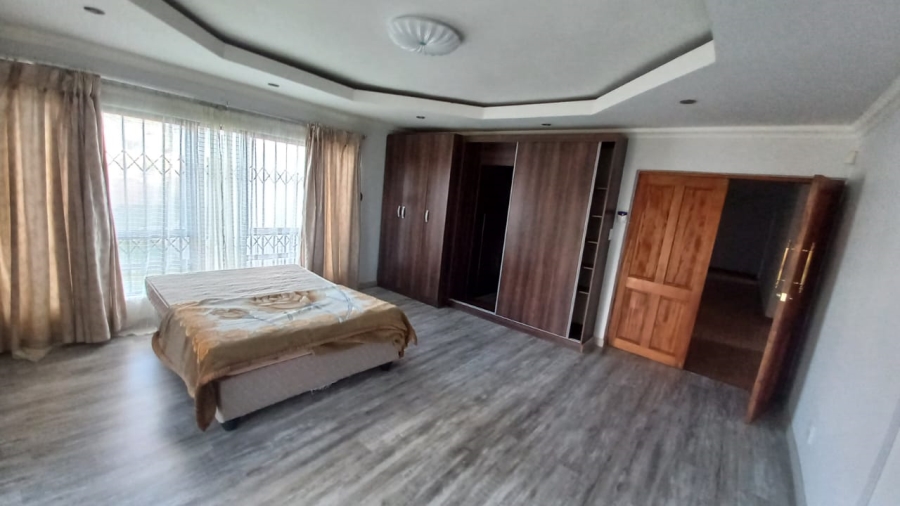 5 Bedroom Property for Sale in Ladybrand Free State